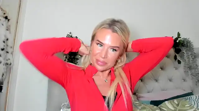 Snapshot of Alexia-Lee chatting on 10-01-25, 08:04 Alexia-Lee online show from 10-01-25, 08:04