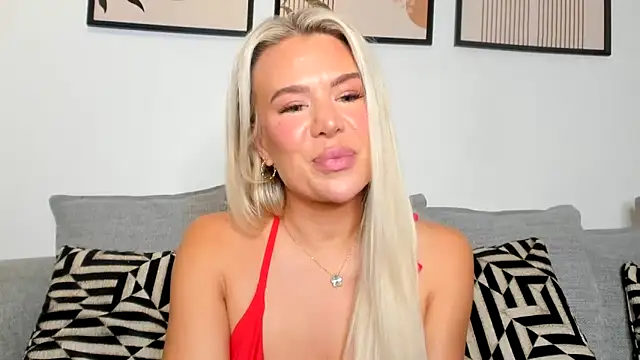 Snapshot of Alexia-Lee chatting on 12-14-25, 09:41 Alexia-Lee online show from 12-14-25, 09:41