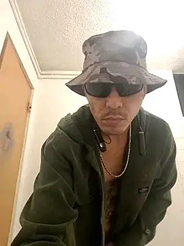 Snapshot of Bstokes671 chatting on 05-16-26, 04:28 Bstokes671 online show from 05-16-26, 04:28