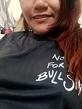 Snapshot of ZUCAAT chatting on 01-11-26, 10:59 ZUCAAT online show from 01-11-26, 10:59