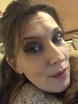 Snapshot of Lwhite1 chatting on 12-13-24, 12:20 Lwhite1 online show from 12-13-24, 12:20