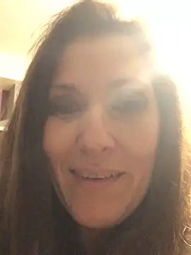 Snapshot of Lwhite1 chatting on 12-17-24, 12:45 Lwhite1 online show from 12-17-24, 12:45