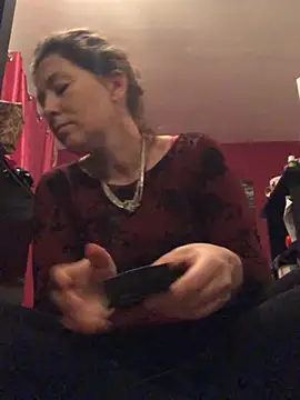 Snapshot of Lwhite1 chatting on 12-28-24, 05:35 Lwhite1 online show from 12-28-24, 05:35