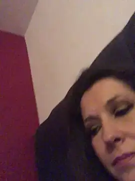 Snapshot of Lwhite1 chatting on 12-29-24, 12:30 Lwhite1 online show from 12-29-24, 12:30
