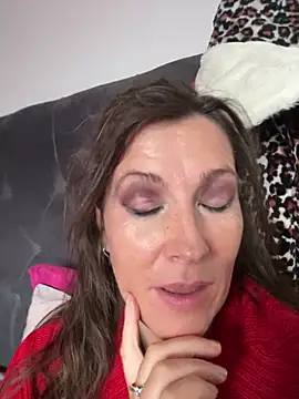 Lwhite1 online show from 04-14-26, 06:14