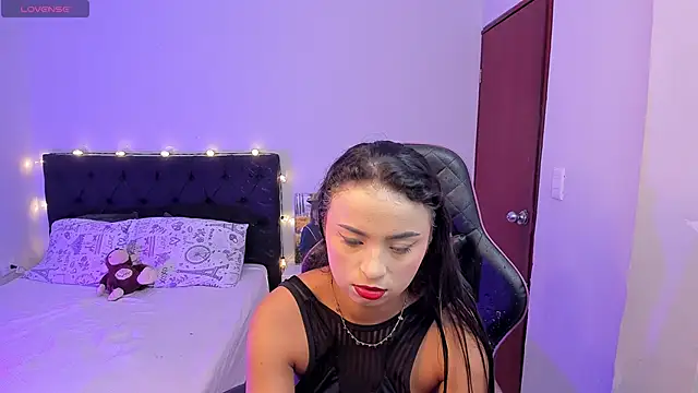 evelyn 23 online show from 03-15-25, 04:24