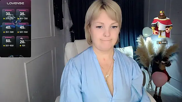 Snapshot of Juarnea chatting on 02-25-25, 04:53 Juarnea online show from 02-25-25, 04:53