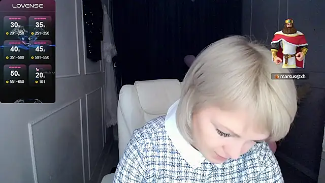 Snapshot of Juarnea chatting on 03-13-25, 02:23 Juarnea online show from 03-13-25, 02:23