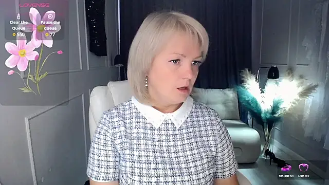 Snapshot of Juarnea chatting on 09-13-25, 09:09 Juarnea online show from 09-13-25, 09:09