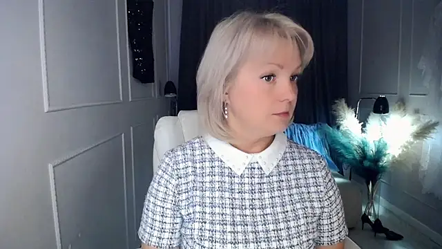 Snapshot of Juarnea chatting on 09-25-25, 09:46 Juarnea online show from 09-25-25, 09:46