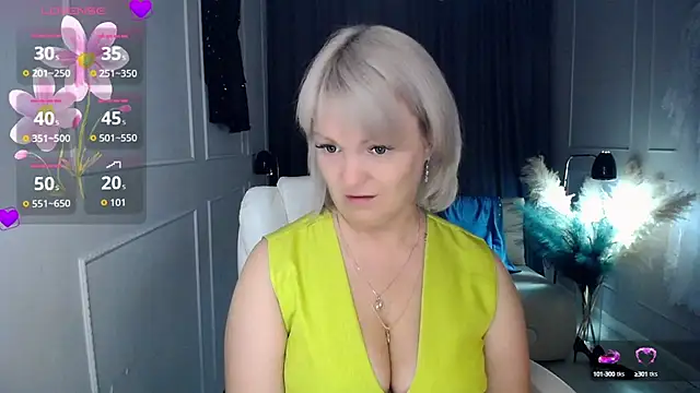 Snapshot of Juarnea chatting on 10-01-25, 02:12 Juarnea online show from 10-01-25, 02:12