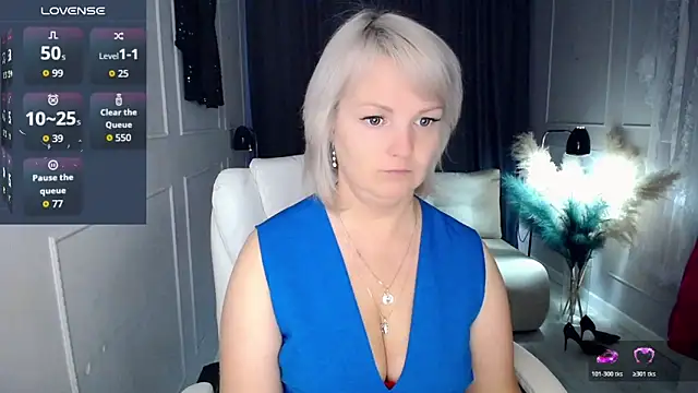 Snapshot of Juarnea chatting on 11-20-25, 07:19 Juarnea online show from 11-20-25, 07:19