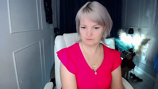 Snapshot of Juarnea chatting on 01-08-26, 12:51 Juarnea online show from 01-08-26, 12:51