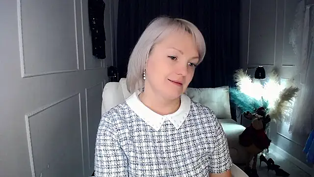 Snapshot of Juarnea chatting on 01-10-26, 11:23 Juarnea online show from 01-10-26, 11:23