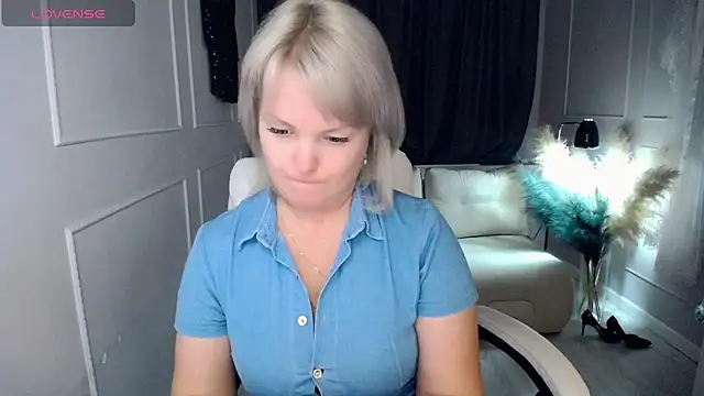 Snapshot of Juarnea chatting on 02-24-26, 12:58 Juarnea online show from 02-24-26, 12:58