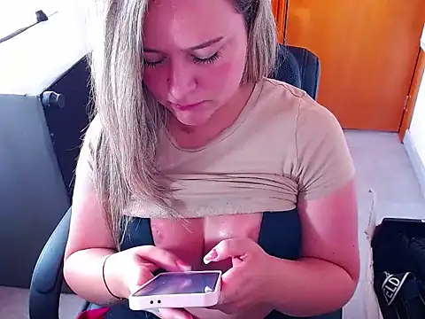 KikaxLove online show from 03-11-26, 04:13