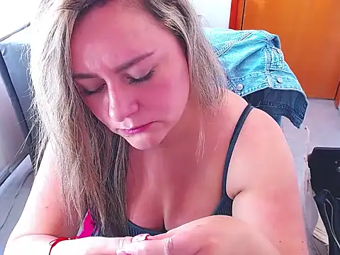 KikaxLove online show from 04-01-26, 05:32