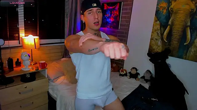 liam oficial02 online show from 03-16-26, 05:44