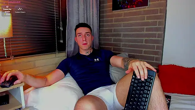 Snapshot of liam_oficial02 chatting on 05-19-26, 03:13 liam oficial02 online show from 05-19-26, 03:13