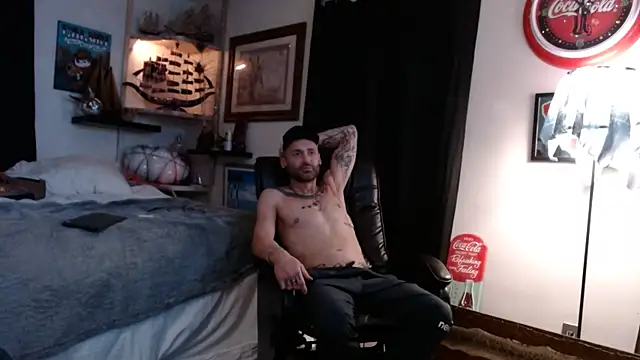 Snapshot of ShiaWay chatting on 02-08-25, 11:22 ShiaWay online show from 02-08-25, 11:22