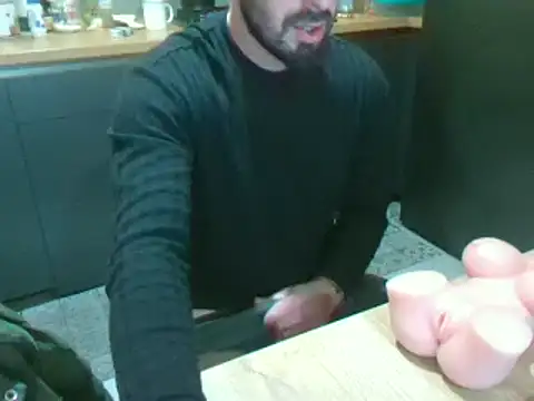 Snapshot of giorgakaci69 chatting on 12-30-24, 06:49 giorgakaci69 online show from 12-30-24, 06:49