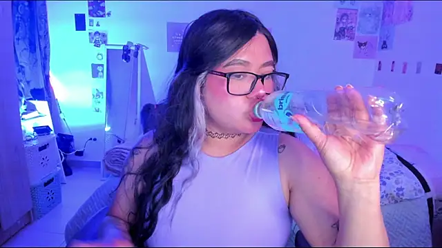 StephaniFox online show from 01-30-25, 02:06