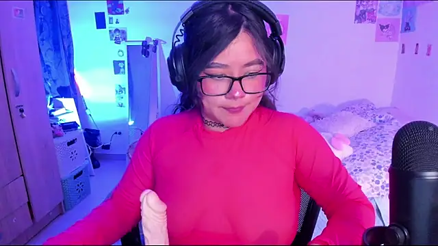 StephaniFox online show from 01-30-25, 05:09