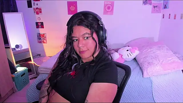 StephaniFox online show from 02-04-25, 05:21