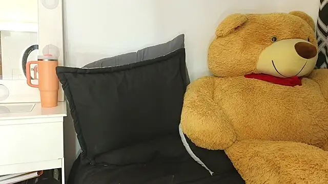 Snapshot of Dj_scarlettmorreti chatting on 02-13-25, 11:58 Dj scarlettmorreti online show from 02-13-25, 11:58