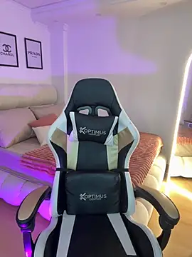 Snapshot of Dj_scarlettmorreti chatting on 09-27-25, 11:43 Dj scarlettmorreti online show from 09-27-25, 11:43