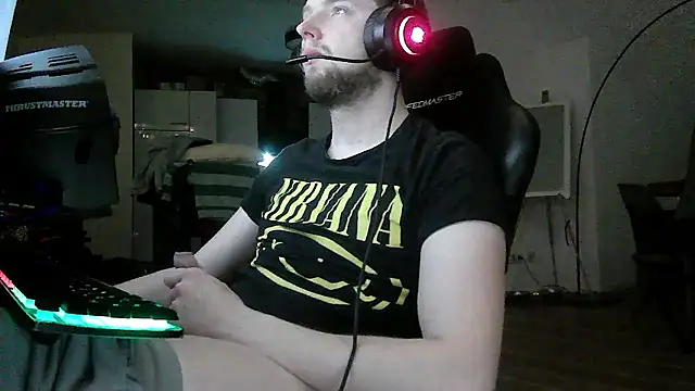 Snapshot of twinkish_90 chatting on 01-11-26, 10:15 twinkish 90 online show from 01-11-26, 10:15