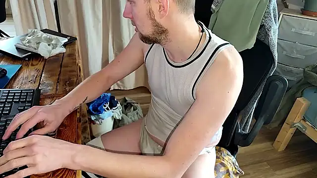 Snapshot of twinkish_90 chatting on 01-12-26, 10:31 twinkish 90 online show from 01-12-26, 10:31