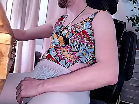 Snapshot of twinkish_90 chatting on 02-05-26, 12:43 twinkish 90 online show from 02-05-26, 12:43