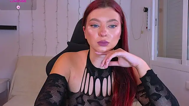 Snapshot of Karinchik_ chatting on 12-14-24, 11:01 Karinchik online show from 12-14-24, 11:01