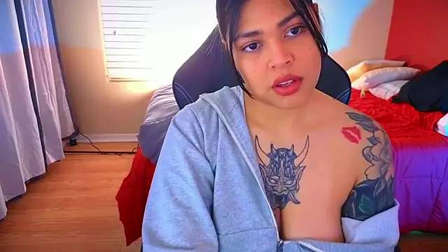 Snapshot of miacanela_xo chatting on 01-12-25, 01:11 miacanela xo online show from 01-12-25, 01:11