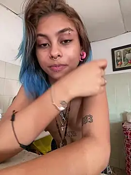 Snapshot of lilith_horny chatting on 01-23-25, 01:02 lilith horny online show from 01-23-25, 01:02