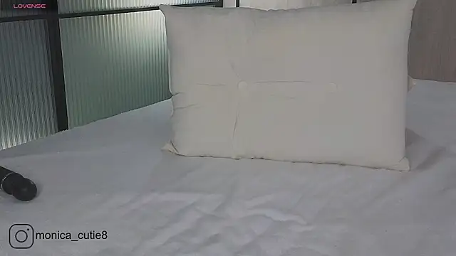 Monikacutie online show from 02-28-25, 07:26