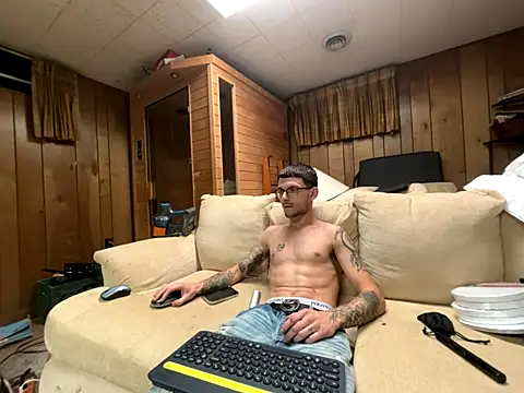 Snapshot of hungkubenski chatting on 10-22-25, 10:37 hungkubenski online show from 10-22-25, 10:37