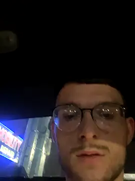 Snapshot of hungkubenski chatting on 10-25-25, 08:00 hungkubenski online show from 10-25-25, 08:00