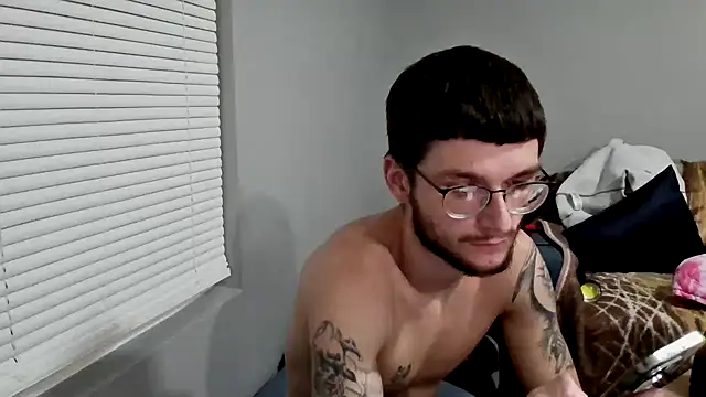 Snapshot of hungkubenski chatting on 12-02-25, 02:17 hungkubenski online show from 12-02-25, 02:17