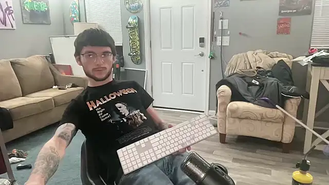 Snapshot of hungkubenski chatting on 01-10-26, 05:31 hungkubenski online show from 01-10-26, 05:31