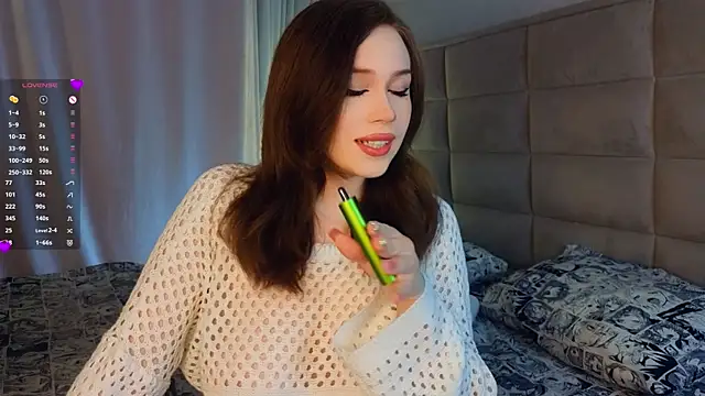 Snapshot of AsteriaHamel chatting on 03-18-25, 01:09 AsteriaHamel online show from 03-18-25, 01:09