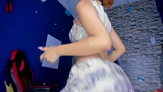 Snapshot of sofiacastillo01 chatting on 01-30-25, 11:24 sofiacastillo01 online show from 01-30-25, 11:24