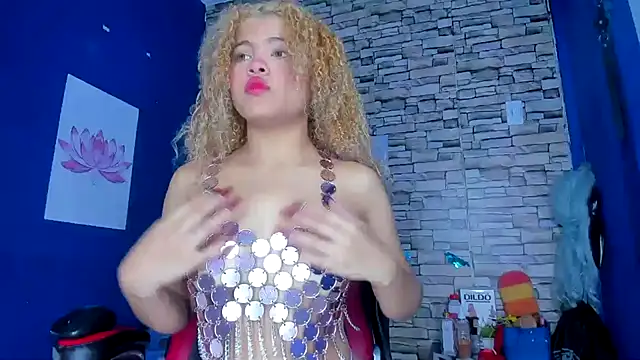 Snapshot of sofiacastillo01 chatting on 02-23-25, 01:10 sofiacastillo01 online show from 02-23-25, 01:10