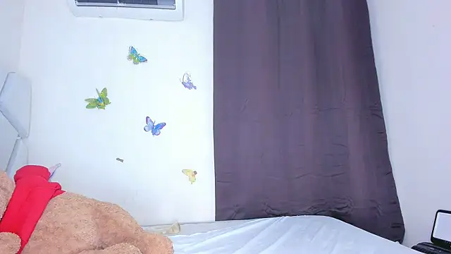 sofiacastillo01 online show from 03-19-26, 06:45