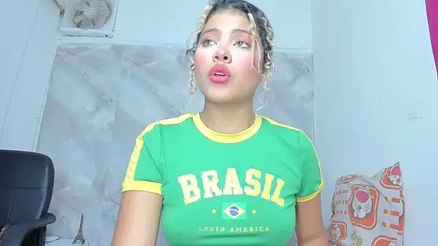 sofiacastillo01 online show from 05-16-26, 01:32