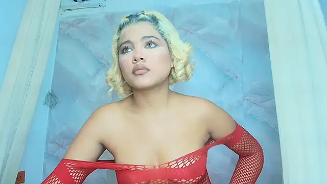 Snapshot of sofiacastillo01 chatting on 07-27-26, 01:29 sofiacastillo01 online show from 07-27-26, 01:29