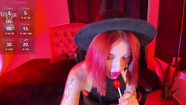 Snapshot of VictoriaRosse_ chatting on 11-06-25, 02:12 VictoriaRosse online show from 11-06-25, 02:12