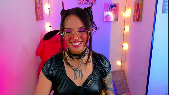 Snapshot of Dann_dan chatting on 01-28-25, 03:04 Dann dan online show from 01-28-25, 03:04