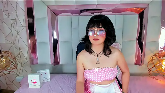 SaraMartini1 online show from 03-17-25, 05:45